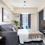 Furnished 1-Bedroom In Avida Towers Riala, Cebu It Park With Fast Wifi, Netflix, Pool And More